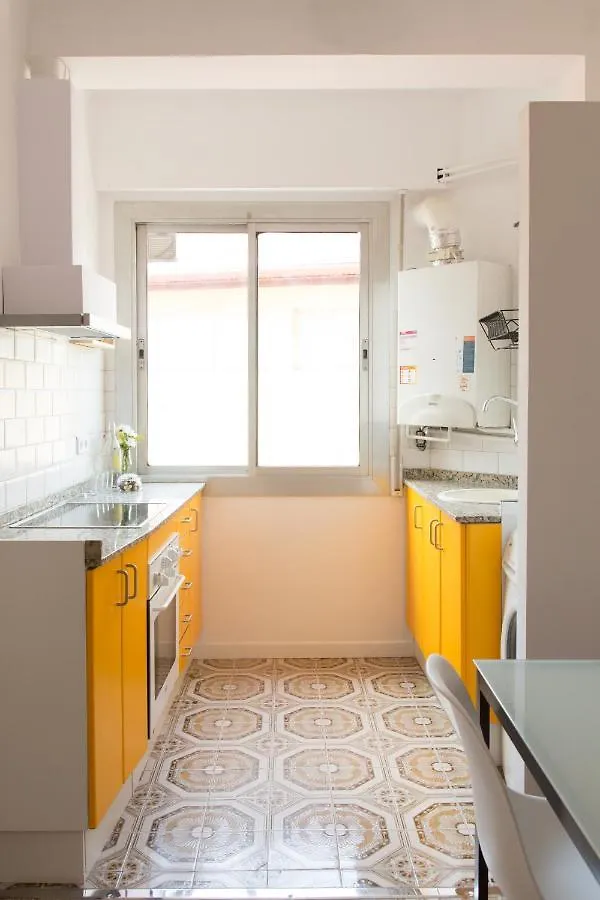 Bcn Stunning Getaway @Direct Metro From Airport Apartment L'Hospitalet de Llobregat