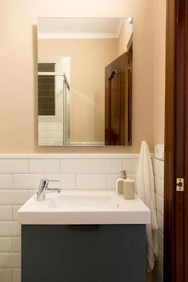 Bcn Stunning Getaway @Direct Metro From Airport Apartment L'Hospitalet de Llobregat
