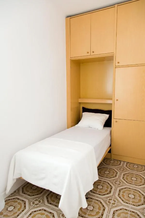 Bcn Stunning Getaway @Direct Metro From Airport Apartment L'Hospitalet de Llobregat