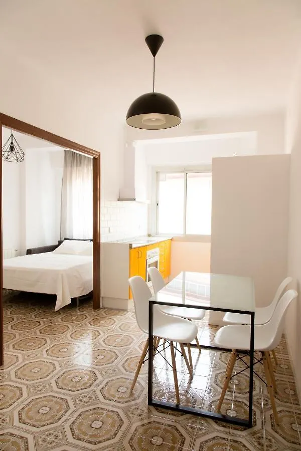 Bcn Stunning Getaway @Direct Metro From Airport Apartment L'Hospitalet de Llobregat